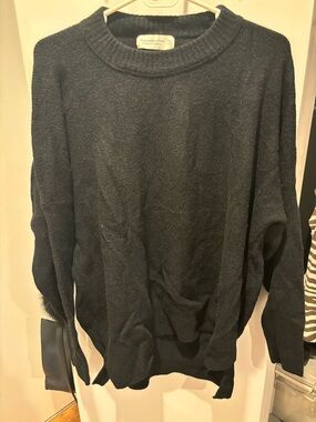Abercrombie & Fitch Women’s Black Crewneck Sweater